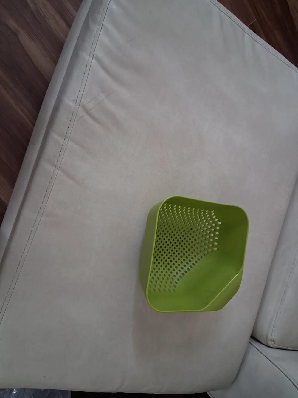 Universal Green Corner Sink Strainer - Space-Saving Kitchen Colander